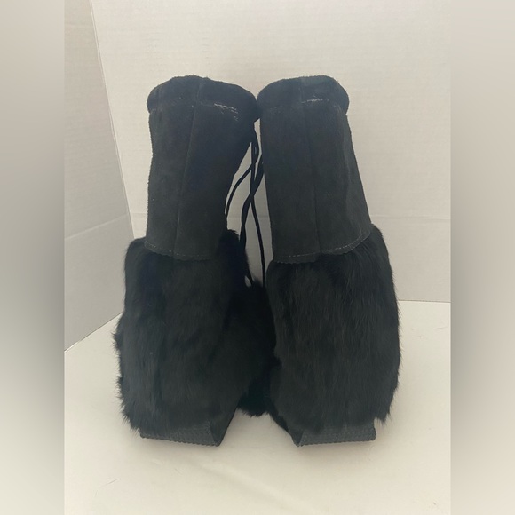 Canadian Hand Made Black Suede Beaded Moccasin Fur Boots Womens Size 7 Mid Calf - Picture 6 of 8